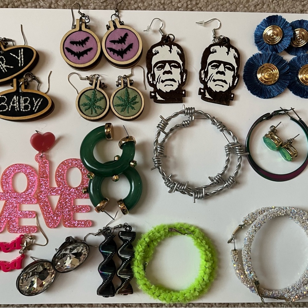 Huggge lot of funky accessories!
